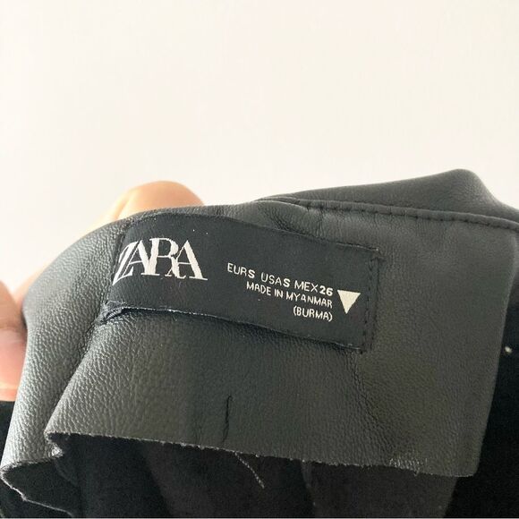 ZARA BLACK FAUX‎ LEATHER LEGGINGS - Picture 2 of 5